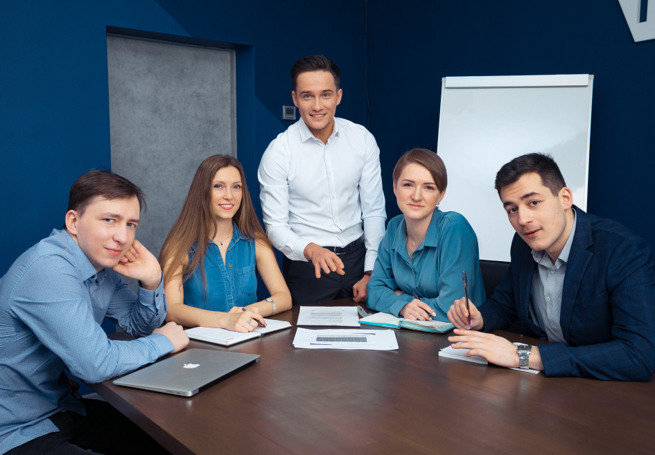 Средний возраст разработчиков в IT Smart Finance - 28 лет