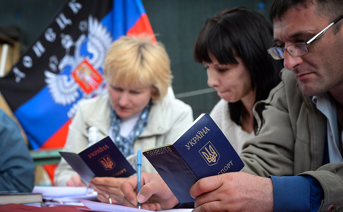 Эксперты допустили новые санкции против России за паспортизацию Донбасса