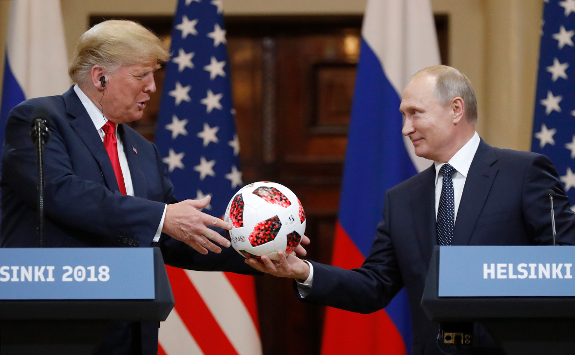 Подаренный Путиным Трампу мяч отдали на проверку спецслужбе