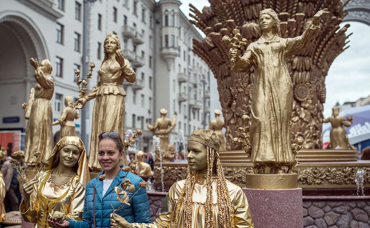 День города в Москве отметят маскарадом и косплеем