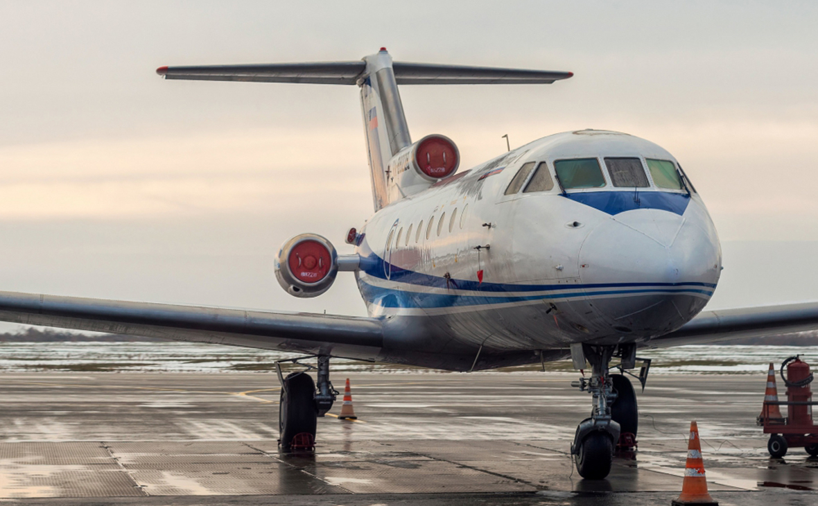 Як-42 прервал полет из Нового Уренгоя в Уфу из-за неубранных шасси