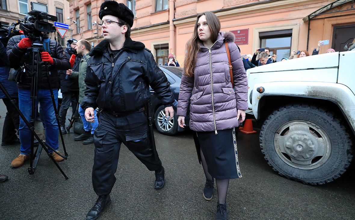 Суд в Петербурге обязал вернуть в больницу сбежавшую из карантина девушку