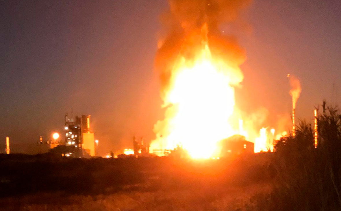 На нефтехимическом заводе в Испании произошел взрыв