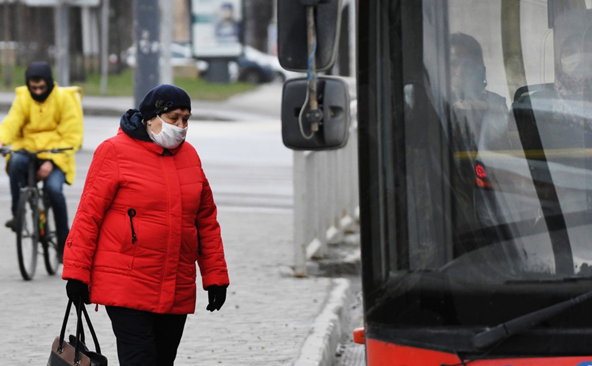 Власти Татарстана обязали жителей носить маски в магазинах и транспорте