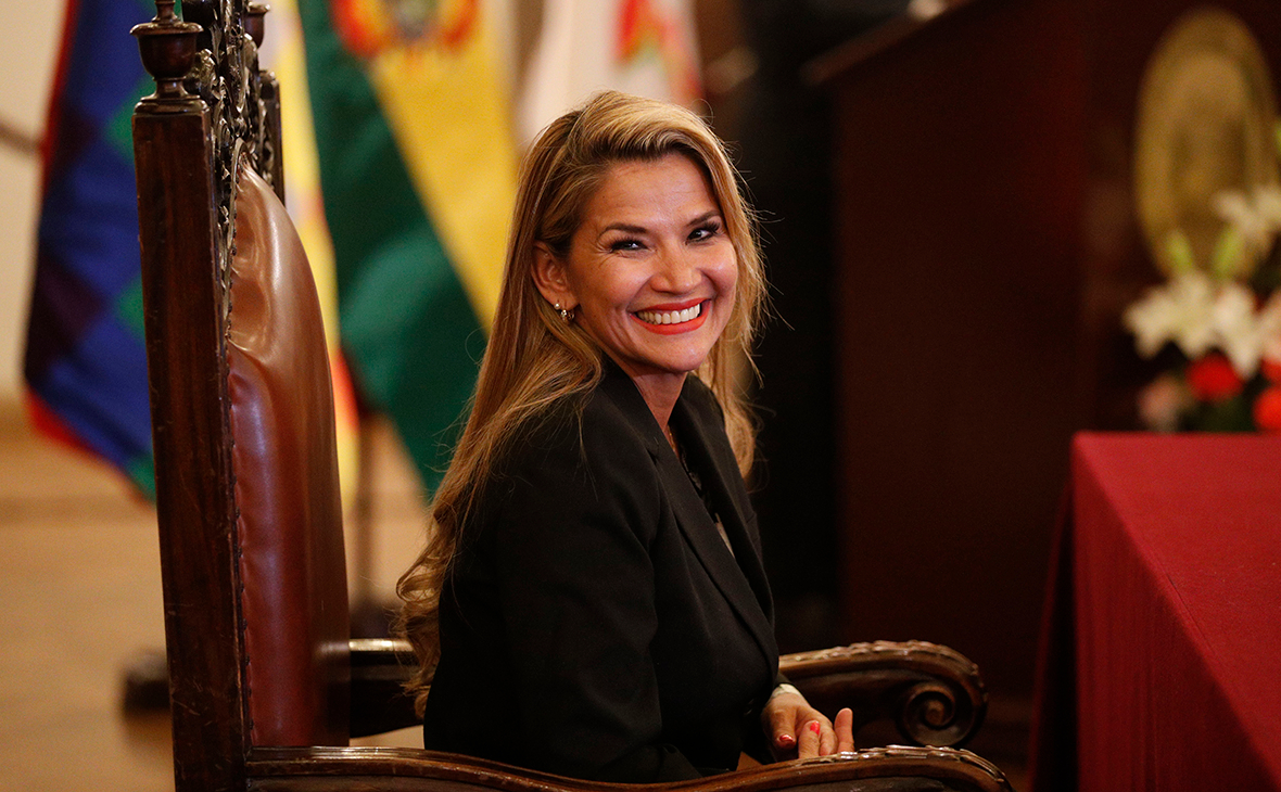 МИД заявил о признании Жанин Аньес руководителем Боливии
