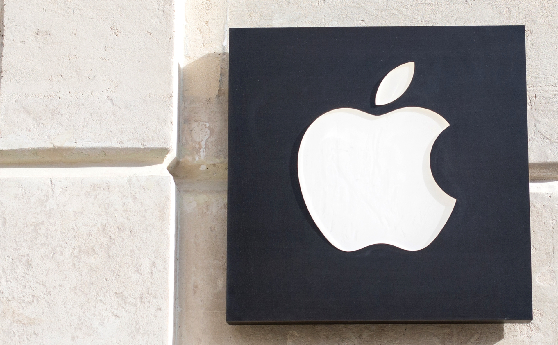 Apple предупредила об отключении от интернета старых iPhone
