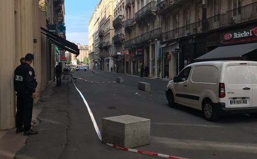 Власти Франции допустили версию теракта в расследовании взрыва в Лионе