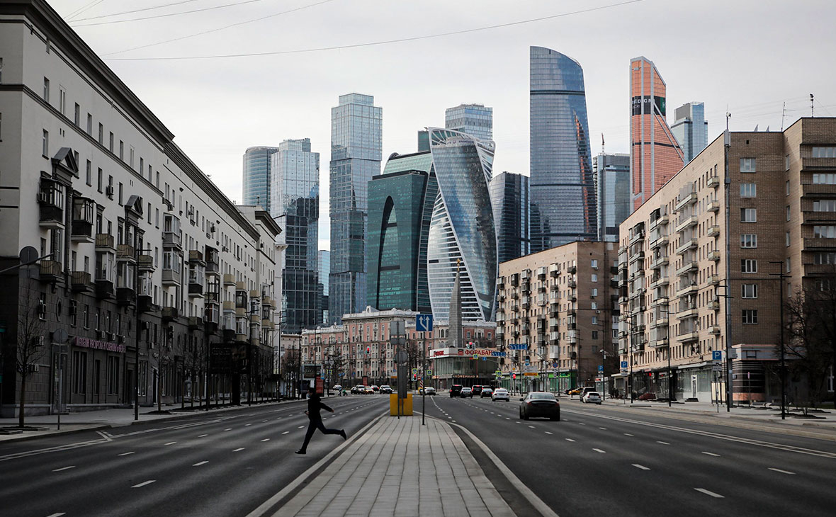 Более 40% москвичей прекратили работать из-за коронавируса