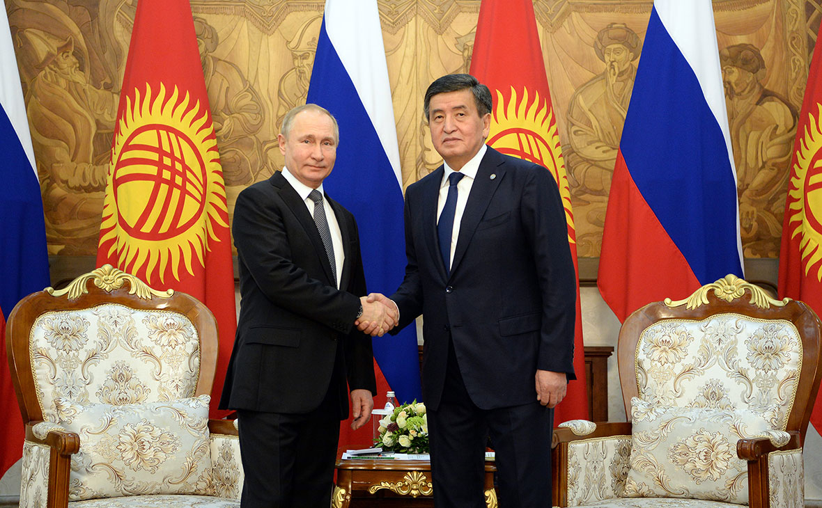 Путин поздравил народ и лидера Киргизии с Победой