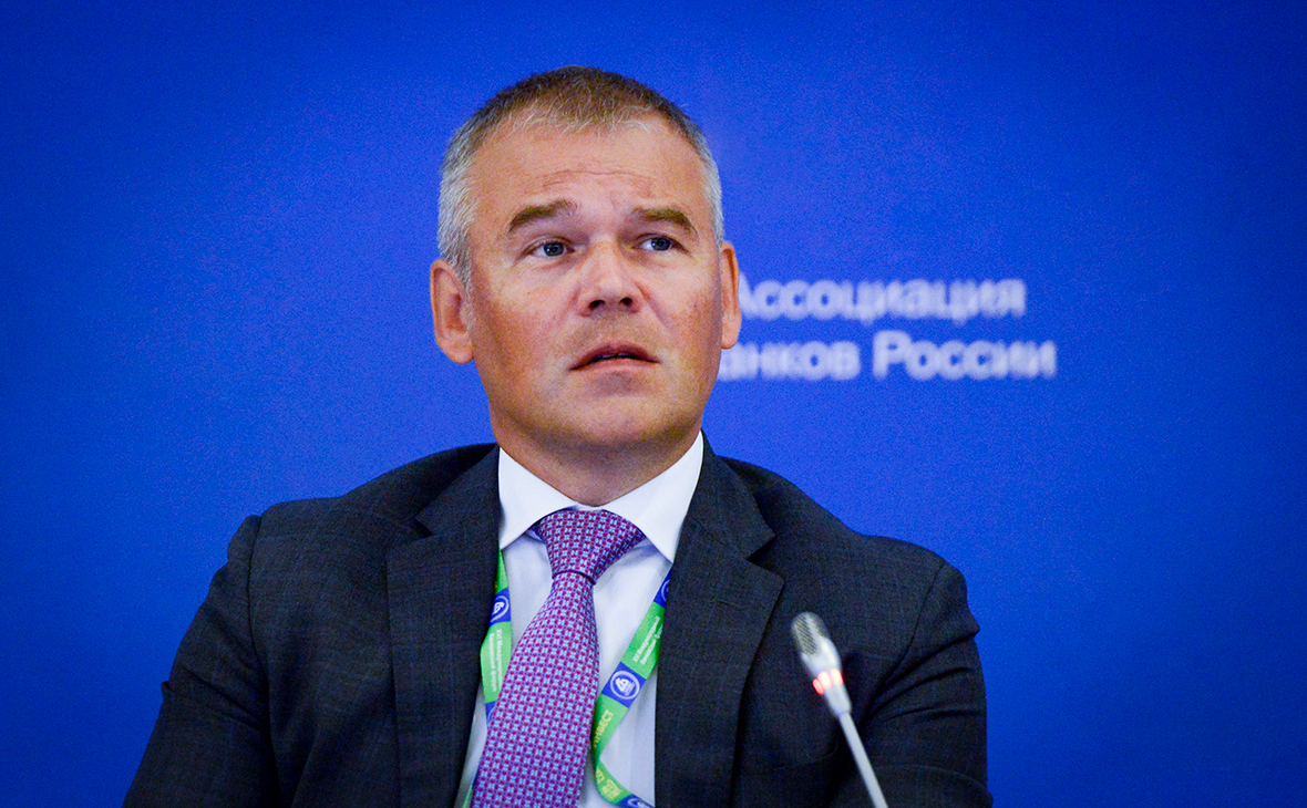 Василий Поздышев переключается с санации на реализацию