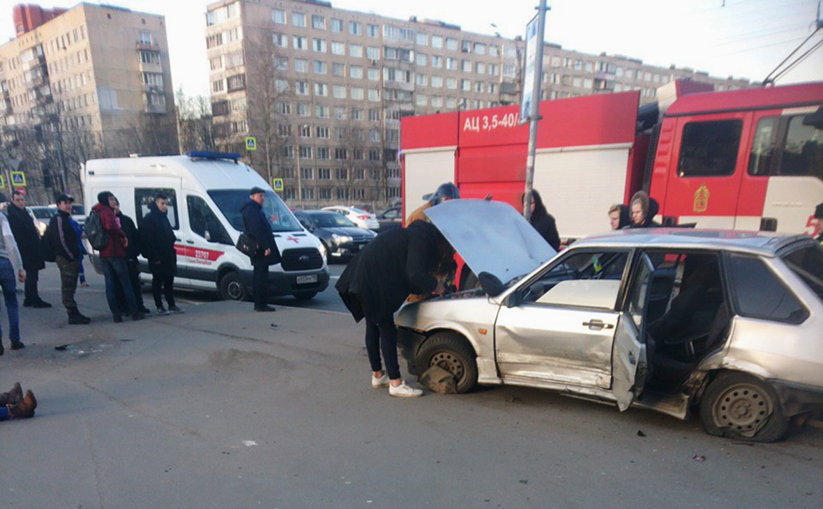 Четыре пешехода пострадали в ДТП в Петербурге