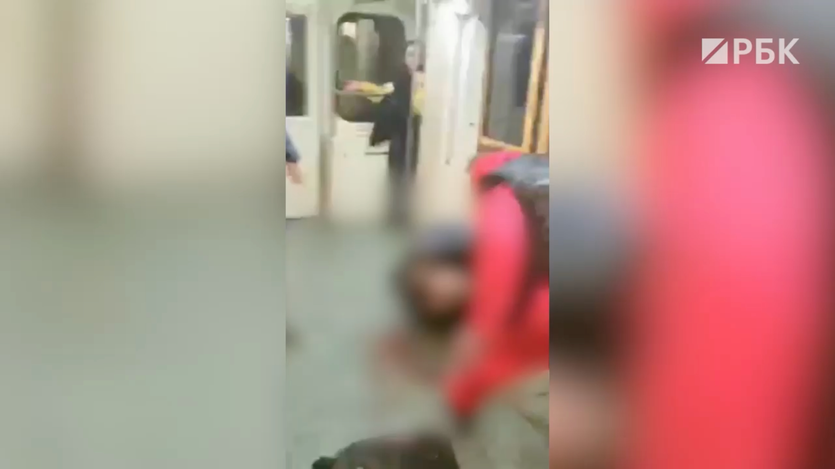 Избиение в вагоне метро