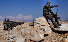 Сирийская армия на позициях у города Пальмира, 2015 год




