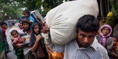 В ответ на прибытие тысяч беженцев власти Бангладеш усилили контроль на границе и на некоторое время закрыли ее, сообщило «РИА Новости». Однако, по данным ООН, в последние дни пограничники начали пропускать людей из Мьянмы.
