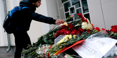 Возложение цветов к посольству Бельгии в Москве в память о погибших в результате серии терактов в Брюсселе

