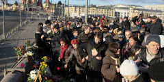 Место гибели политика Бориса Немцова на Большом Москворецком мосту