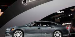 Buick LaCrosse

Два Buick LaCrosse 2011 и 2012 года выпуска записаны в реестре федерального имущества на Министерство иностранных дел. На автомобильных сайтах рядом с названием этой модели обязательно фигурирует эпитет luxury. МИДу они, согласно данным реестра, обошлись в 1 млн руб. каждая
