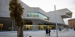 Музей современных искусств MAXXI в Риме

В здании, спроектированном Хадид в 2010 году, разместился первый в Италии государственный музей современного искусства

