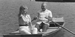 Канцлер Гельмут Коль на озере Вольфганг в Австрии со своей супругой Ханнелорой. 7 августа 1986 года.