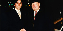 В 1997 году Джабраилов стал советником и.о. генерального директора комплекса «Рэдиссон-Славянская» и президентом группы компаний «Плаза». Был членом совета директоров банка «Российский капитал», в апреле 2001 года стал председателем совета директоров банка «Первое ОВК».
