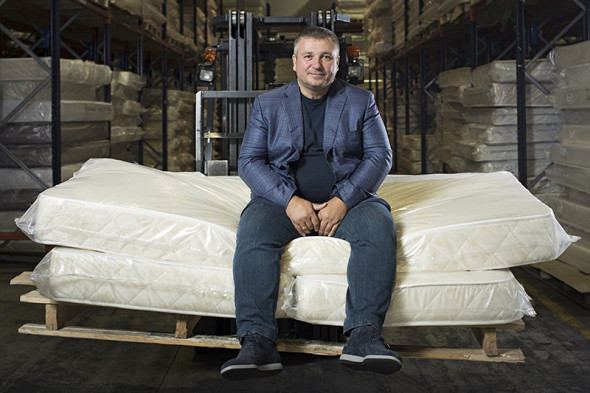 Владимир Седов 25 лет трудился над созданием крупнейшей в России компании, специализирующейся на товарах для сна и матрасах — «Аскона»