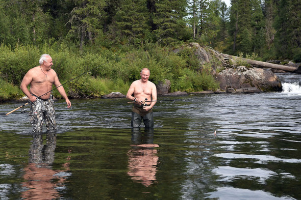 Весь мир обсуждает, как Владимир Путин был на рыбалке в Туве