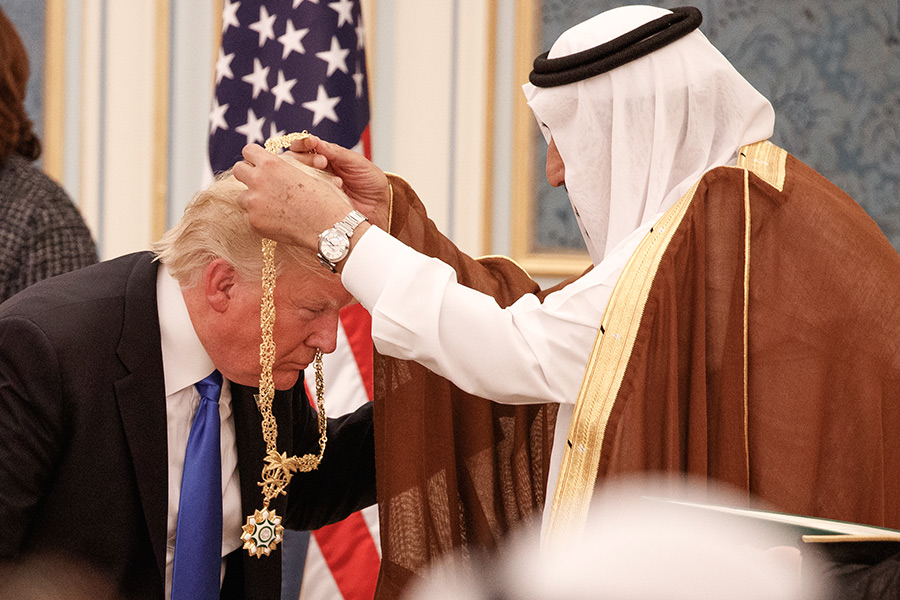Дональд Трамп и король Саудовской Аравии ​Салман ибн Абдул-Азиз аль-Сауд




