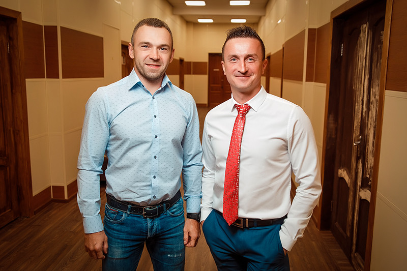 Сооснователи гриль-бара «ШашлыкоFF» Кирилл Мальцев (слева) и Андрей Добровольский (справа)


