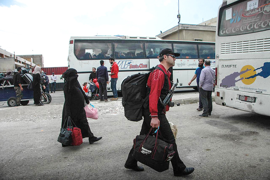 Боевик покидает город ​Хомс



