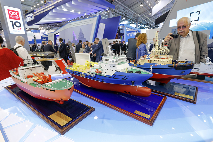 Стенд ОСК на Международном военно-морском салоне
