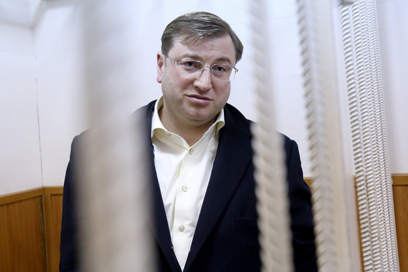 Петербургский бизнесмен Дмитрий Михальченко, обвиняемый в контрабанде алкоголя, во время рассмотрения ходатайства следствия об аресте в Басманном районном суде, март 2016 года


