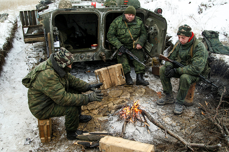 Военнослужащие Луганской народной республики на Светлодарской дуге. 19 декабря 2016 года



