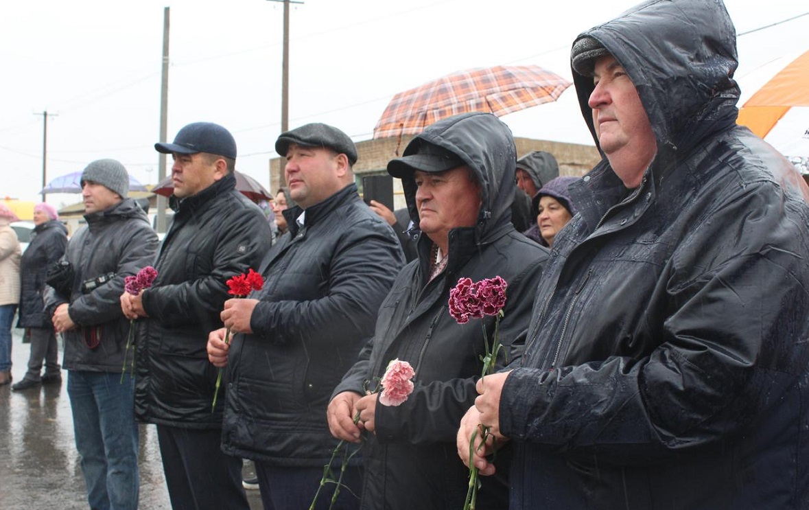 «Башмедь» помогла возвести монумент героям ВОВ в селе Савельевка 