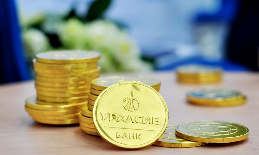 Банк «Уралсиб» провел акцию для клиентов с участием олимпийских чемпионок