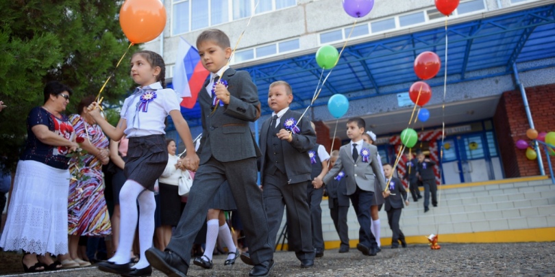 Адыгейские школы 1 сентября встретили 6,3 тысяч первоклассников