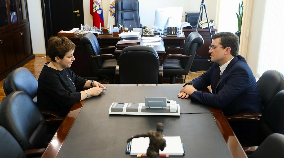 Нюта Федермессер во время рабочих встреч с губернатором Нижегородской области Глебом Никитиным