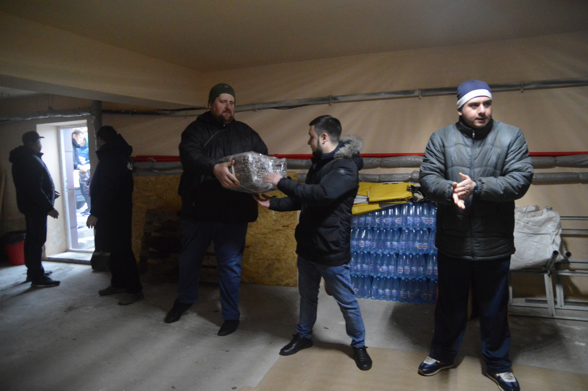 Гуманитарную помощь для беженцев ЛДНР оказал холдинг AVA Group