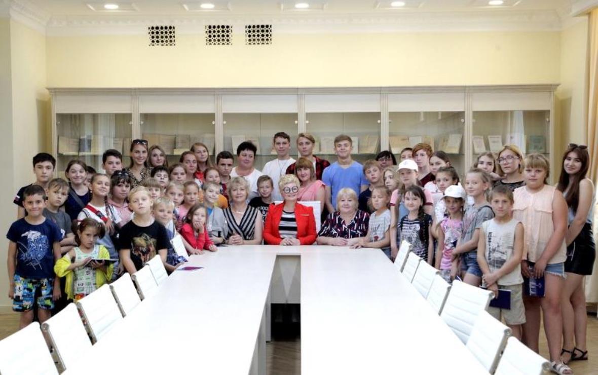 ВГУ посетила делегация ребят из Иркутской области