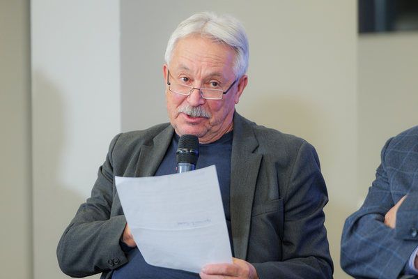 Вячеслав Ухов, Санкт-Петербургская академия художеств имени Ильи Репина