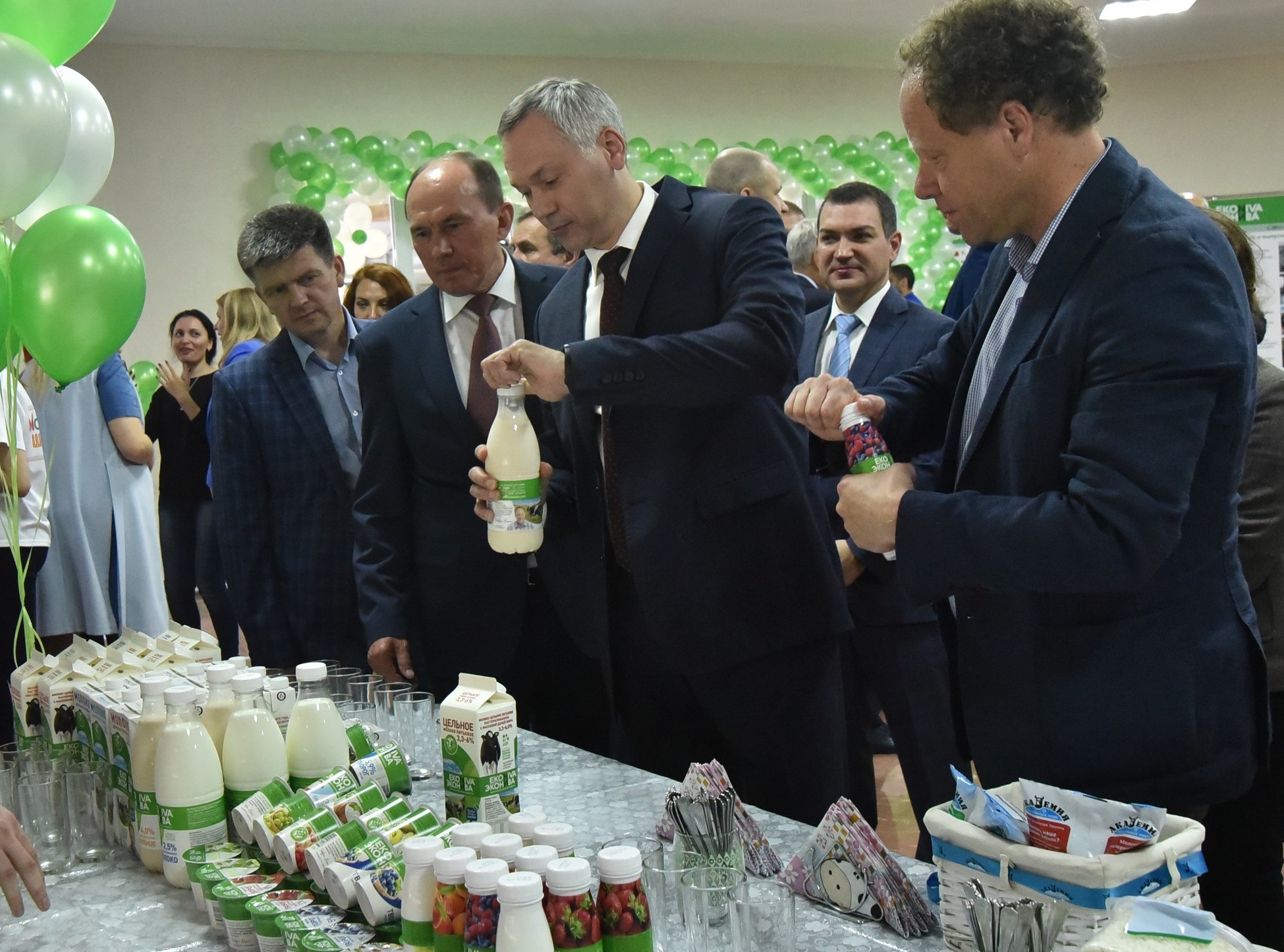 Упаковку молочной продукции от «ЭкоНивы» украшает фото Штефана Дюрра — это личная гарантия качества продукции
