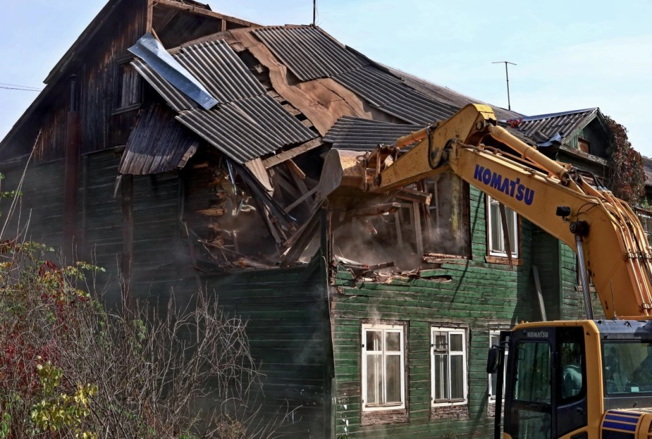 На улице Самочкина уже начался снос аварийных домов