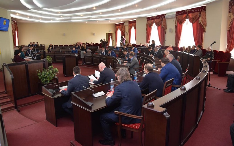 Депутаты приняли отставку главы администрации Шахт Игоря Медведева