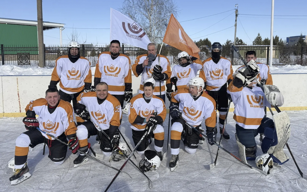 Хоккеисты «Башмеди» победили в хоккейном турнире в Хайбуллинском районе