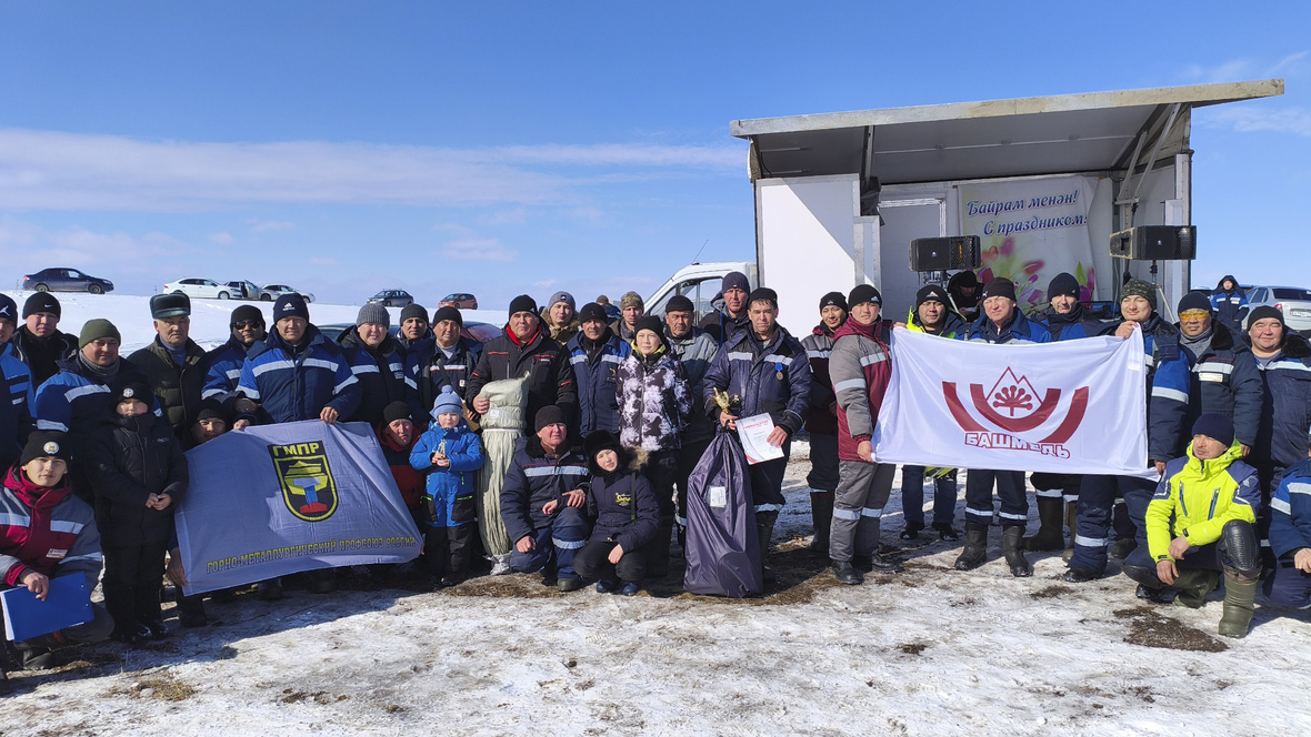 На соревнованиях сотрудники «Башмеди» поймали 30 кг окуней и плотвы