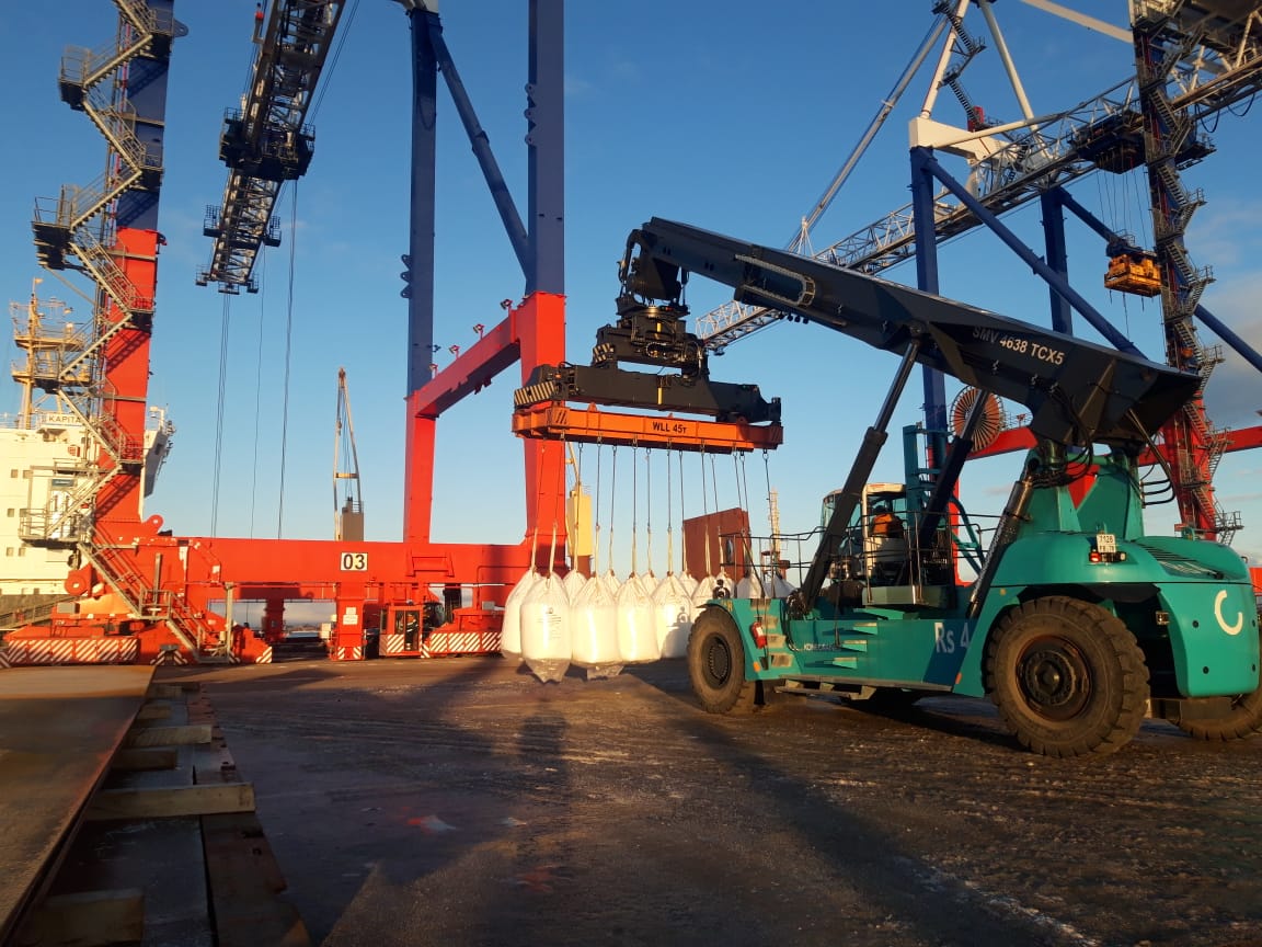 Минеральные удобрения впервые доставлены из порта Бронка в Калининград