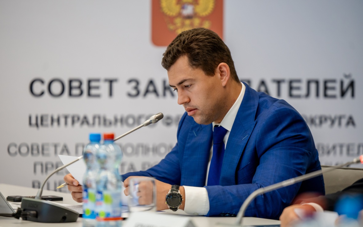 Владимир Сериков (Фото: пресс-служба Липецкого областного Совета депутатов)