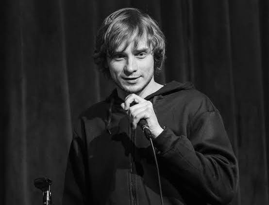 Василий Медведев – резидент легендарного Stand Up Club #1, одного из самых влиятельных стендап-клубов страны. Фото из личного архива.