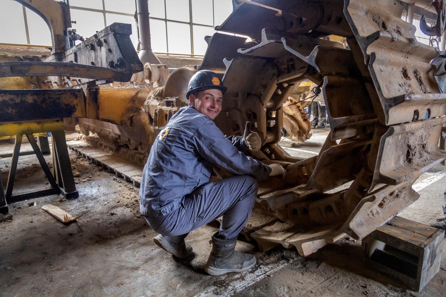 Кто сегодня нужен производству и что компании предлагают кадрам