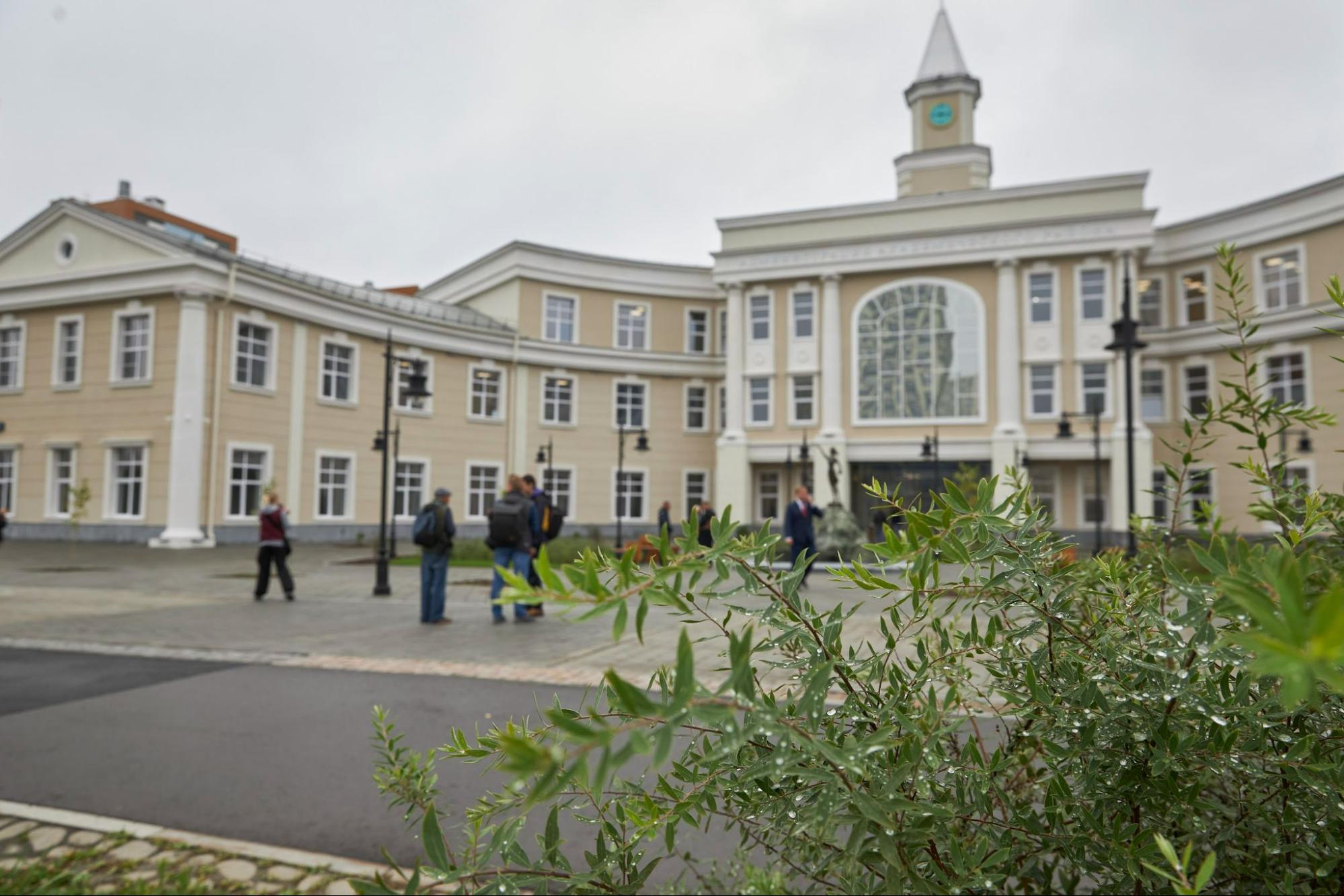 В Екатеринбурге открыли здание администрации Академического района