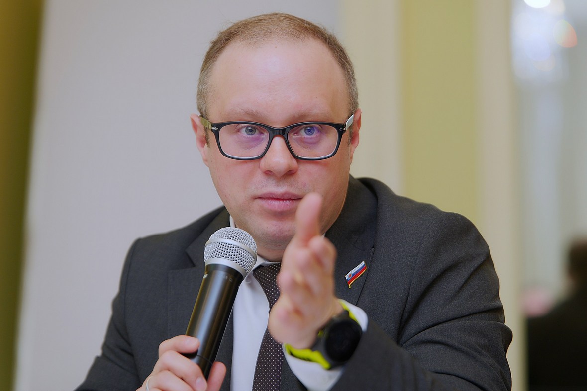 Денис Четырбок, Законодательное Собрание Петербурга